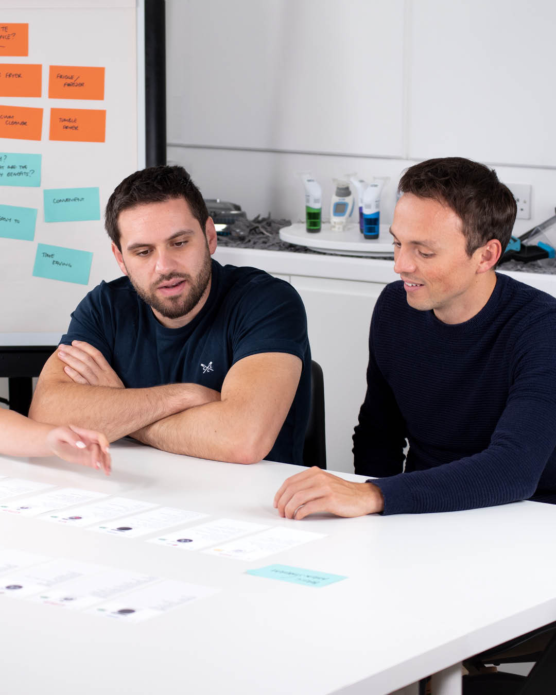 Users in a focus group discussing washing machine features.